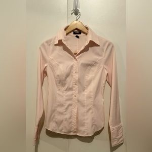 Express Long Sleeve Button Up Stretch Shirt in Pink - Size 4